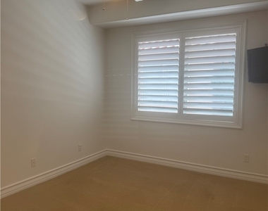 3163 Lido Isle Court - Photo Thumbnail 18
