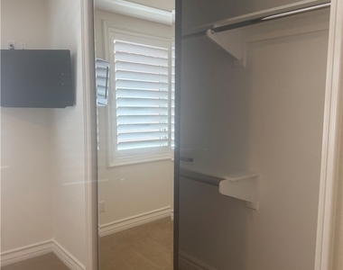 3163 Lido Isle Court - Photo Thumbnail 20