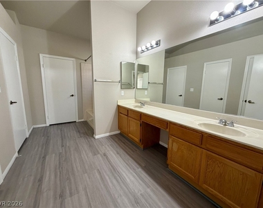 381 Verbena Avenue - Photo Thumbnail 12
