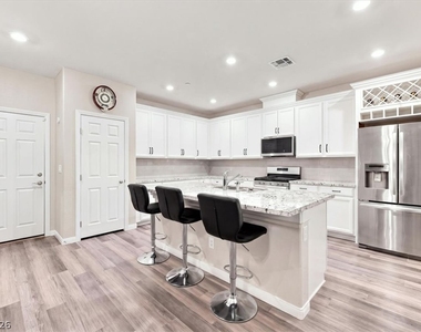 11513 Cedar Shore Avenue - Photo Thumbnail 4