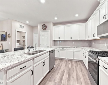 11513 Cedar Shore Avenue - Photo Thumbnail 3