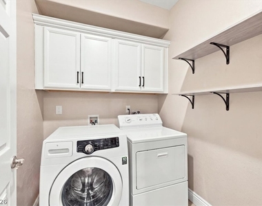11513 Cedar Shore Avenue - Photo Thumbnail 7