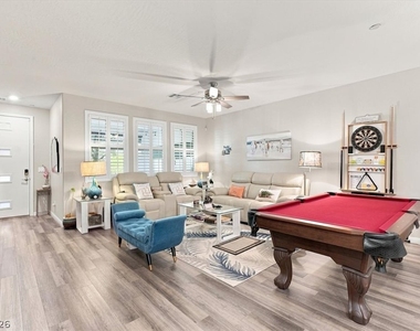 11513 Cedar Shore Avenue - Photo Thumbnail 5