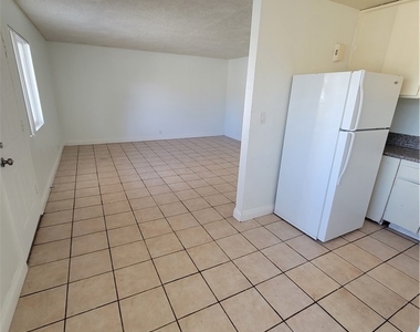 908 N Jones Boulevard - Photo Thumbnail 6