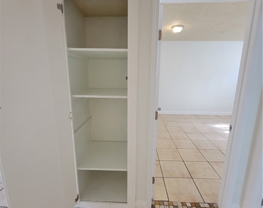 908 N Jones Boulevard - Photo Thumbnail 12