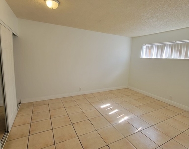 908 N Jones Boulevard - Photo Thumbnail 13
