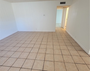 908 N Jones Boulevard - Photo Thumbnail 11