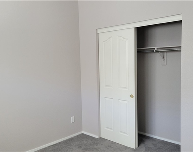 1147 Light Sky Avenue - Photo Thumbnail 9