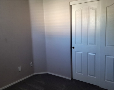 1147 Light Sky Avenue - Photo Thumbnail 12