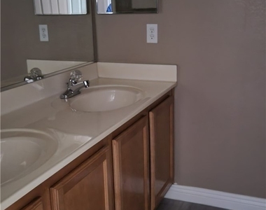 1147 Light Sky Avenue - Photo Thumbnail 14