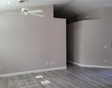 1147 Light Sky Avenue - Photo Thumbnail 3