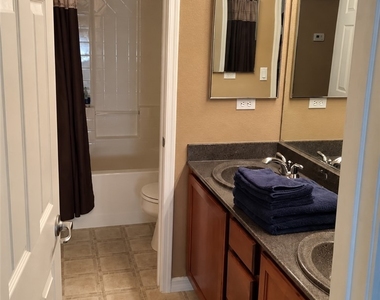 5721 E Ailanto Avenue - Photo Thumbnail 12