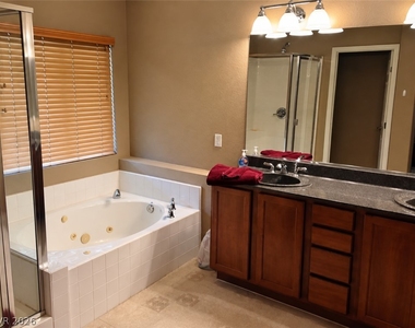 5721 E Ailanto Avenue - Photo Thumbnail 8