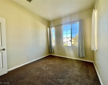 4748 Hamburg Street - Photo Thumbnail 18