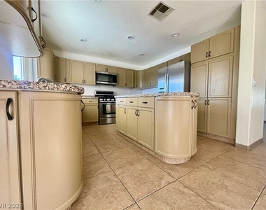 4748 Hamburg Street - Photo Thumbnail 41