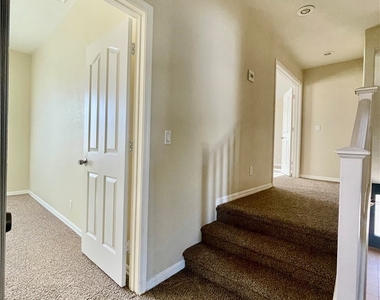 4748 Hamburg Street - Photo Thumbnail 27