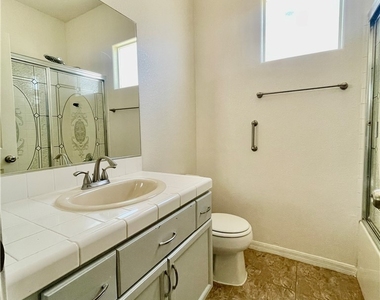 4748 Hamburg Street - Photo Thumbnail 22