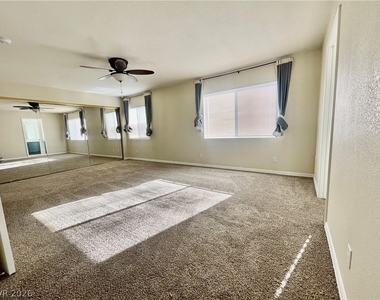 4748 Hamburg Street - Photo Thumbnail 9