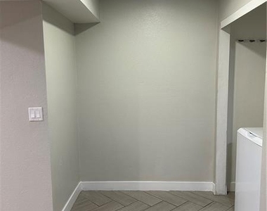 3502 Rio Robles Drive - Photo Thumbnail 14