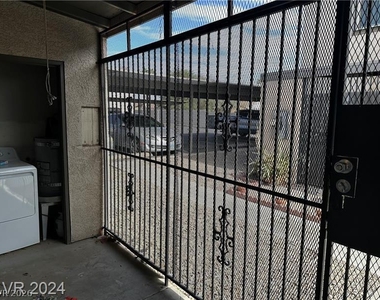 3502 Rio Robles Drive - Photo Thumbnail 15