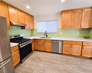 9473 W Diablo Drive - Photo Thumbnail 12