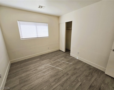 9473 W Diablo Drive - Photo Thumbnail 23