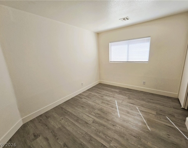 9473 W Diablo Drive - Photo Thumbnail 22