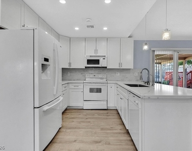 3864 Alice Lane - Photo Thumbnail 7