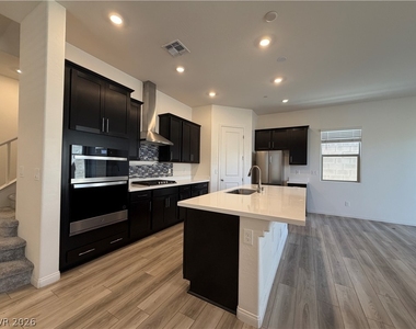 11836 Black Canary Avenue - Photo Thumbnail 13