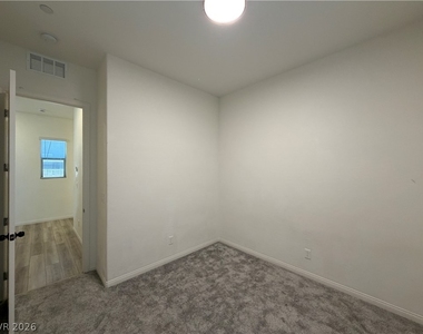 11836 Black Canary Avenue - Photo Thumbnail 8