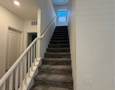 11836 Black Canary Avenue - Photo Thumbnail 15