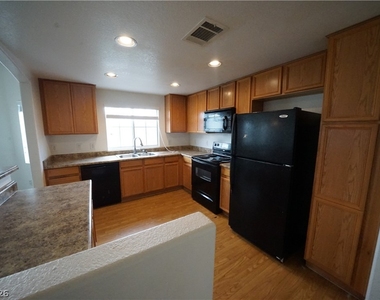 6160 Rumrill Street - Photo Thumbnail 6
