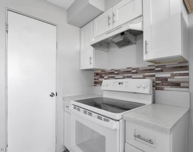 239 W Cleveland Avenue - Photo Thumbnail 4