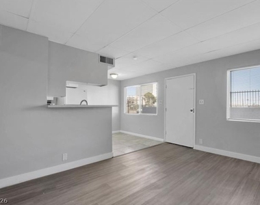 239 W Cleveland Avenue - Photo Thumbnail 1