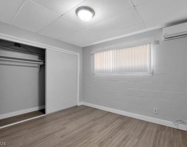 239 W Cleveland Avenue - Photo Thumbnail 7