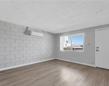 239 W Cleveland Avenue - Photo Thumbnail 1