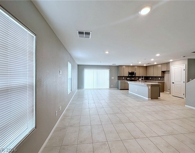 7003 Wildhorse Creek Street - Photo Thumbnail 6