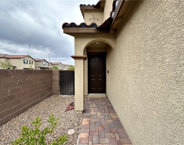 7003 Wildhorse Creek Street - Photo Thumbnail 2
