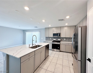 7003 Wildhorse Creek Street - Photo Thumbnail 13