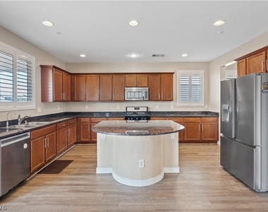 1121 Copper Grass Street - Photo Thumbnail 3