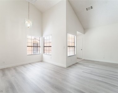 3645 Veneer Lane - Photo Thumbnail 13