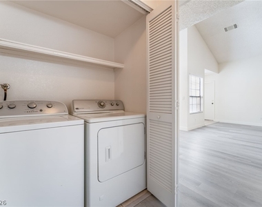 3645 Veneer Lane - Photo Thumbnail 34