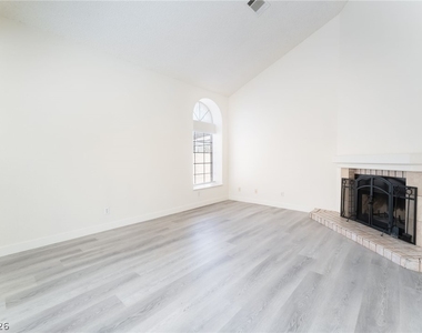 3645 Veneer Lane - Photo Thumbnail 9