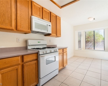 3645 Veneer Lane - Photo Thumbnail 18