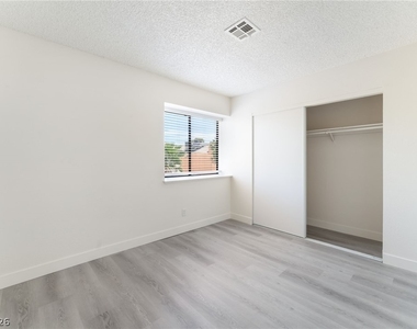 3645 Veneer Lane - Photo Thumbnail 30