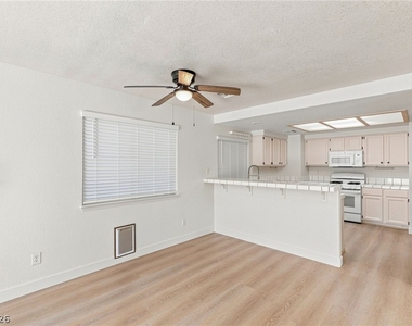 9337 Mist Flower Circle - Photo Thumbnail 10