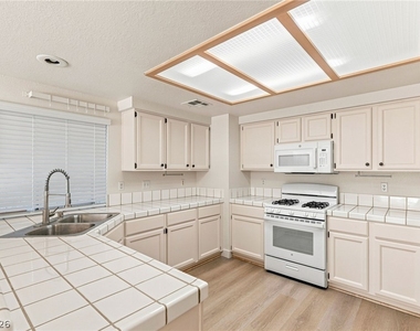 9337 Mist Flower Circle - Photo Thumbnail 13