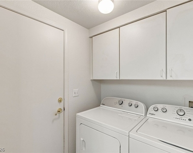 9337 Mist Flower Circle - Photo Thumbnail 29