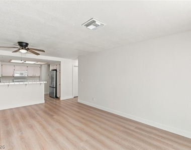 9337 Mist Flower Circle - Photo Thumbnail 11