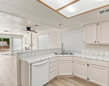 9337 Mist Flower Circle - Photo Thumbnail 14